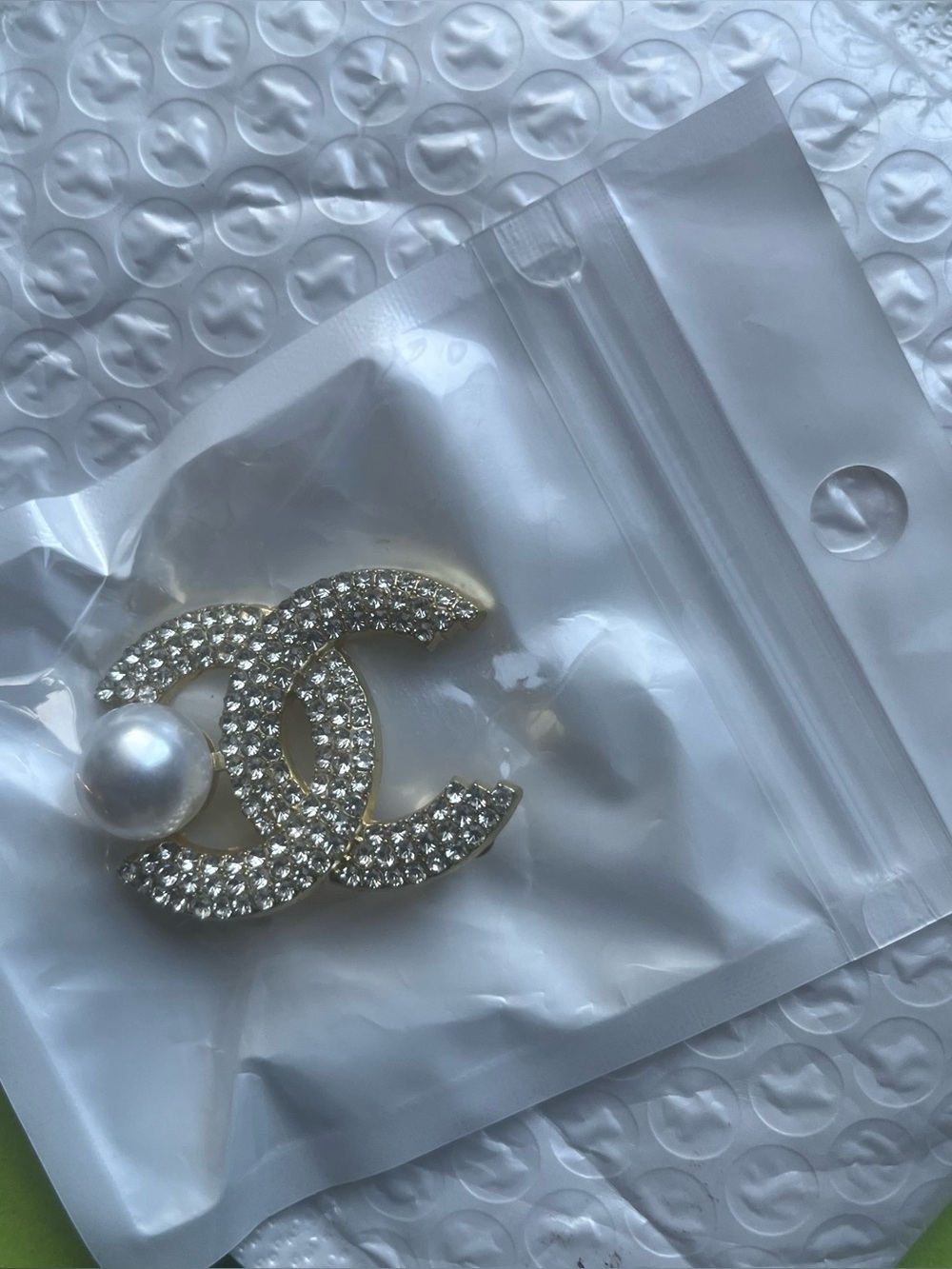 NIP Double C Pearl brooch. 🤍🩶 - Picture 3 of 4